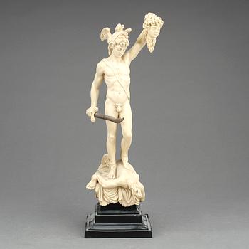 SKULPTUR, konstmassa, sign G. Ruggeri. 1900-talets andra hälft.