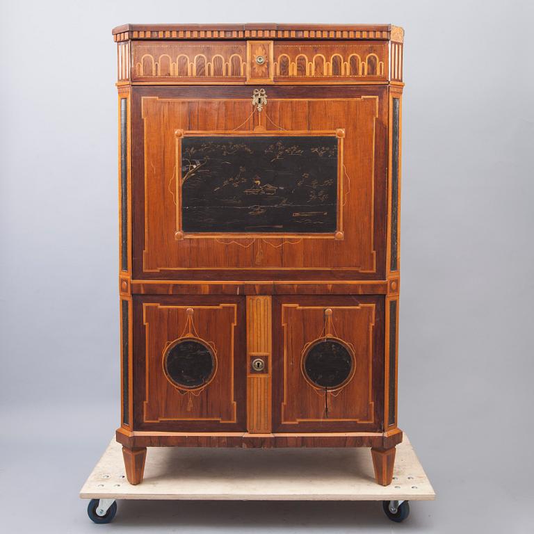 CHIFFONIER / SECRETAIRE À ABATTANT, Louis XVI, Holland 1780-1800.