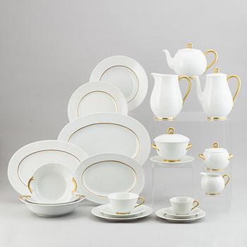 Louise Adelborg, Mat, kaffe- och teservis, Porslin, 110 delar, "Swedish Grace"/"Nationalservisen", Rörstrand.