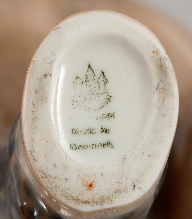 FIGURIN, porslin, Svend Jespersen  Royal Copenhagen, Danmark. Numr 2234.