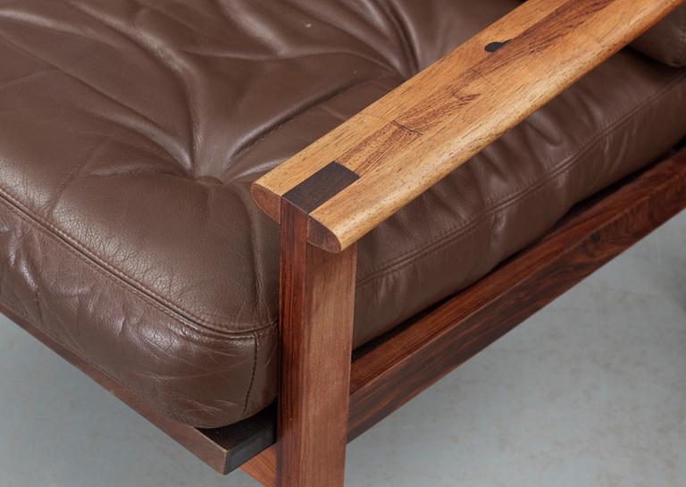 FÅTÖLJER, ett par, 1960/70-tal.