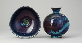 A Berndt Friberg stoneware vase and a bowl, Gustavsberg Studio 1976-78.