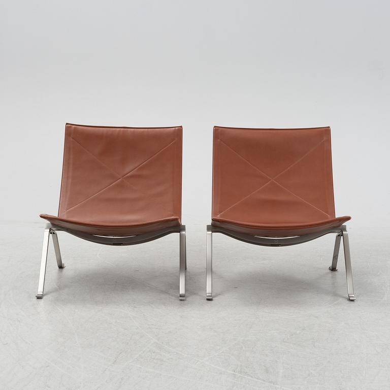 Poul Kjaerholm, fåtöljer, ett par "PK22", Fritz Hansen, Danmark.