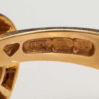 An 18K gold ring "Karin Månsdotter" with citrines and diamonds ca 0.26 ct in total. Ofelia Jewelry, Helsinki 1998.