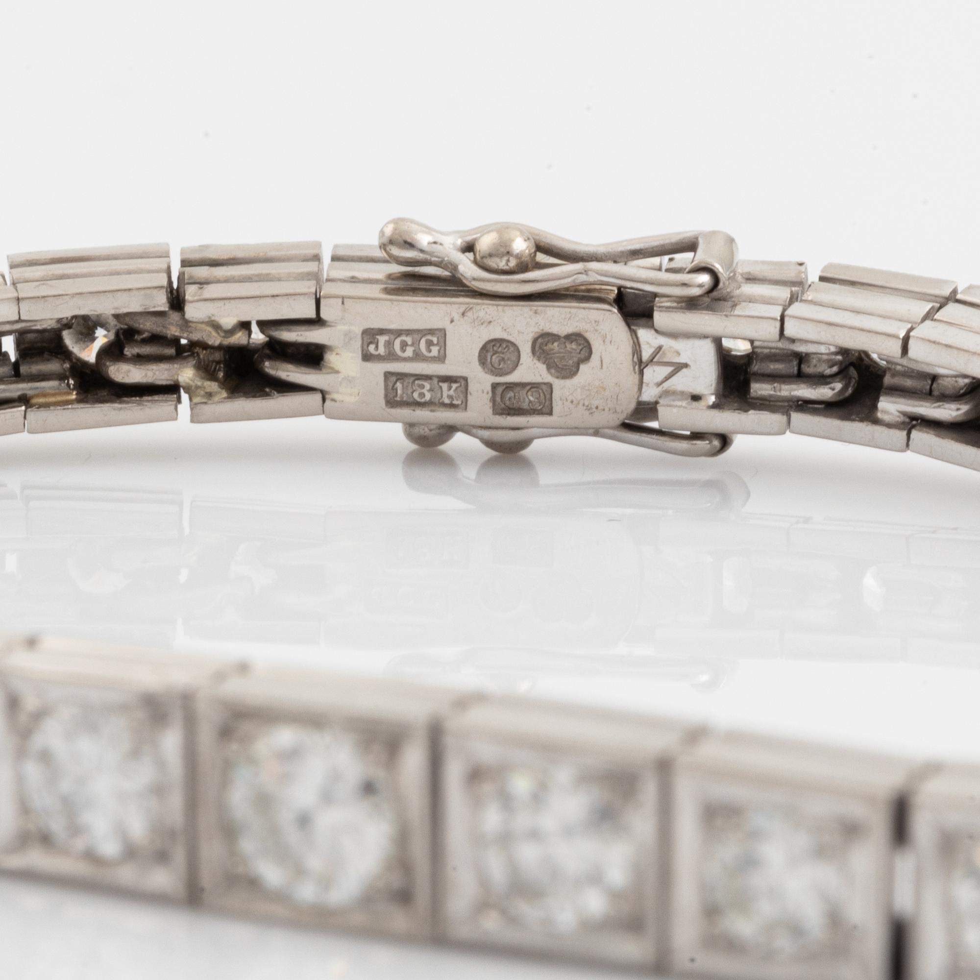 Armband 18K vitguld med runda briljantslipade diamanter.