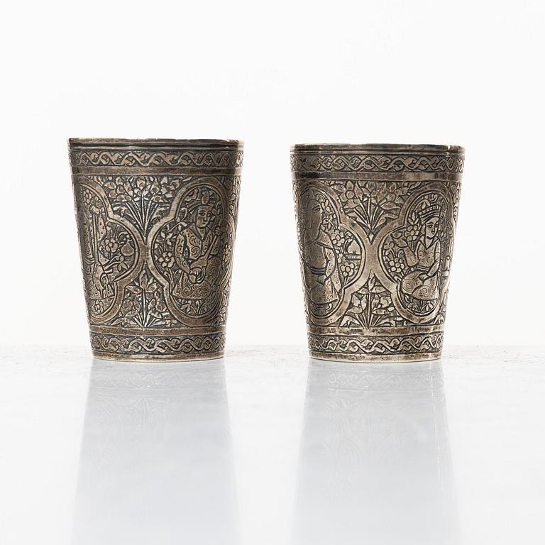 Koppar, ett par, silver, Persien, 1900-talets första hälft.