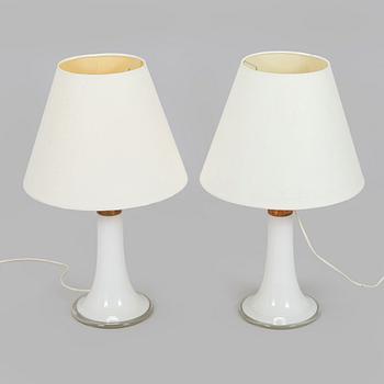 Lisa Johansson-Pape, pöytävalaisinpari, malli 46-017, Stockmann Orno 1960-luku.