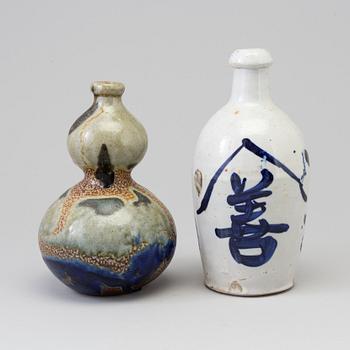 Two Japanese ceramic bottles, 20th century.