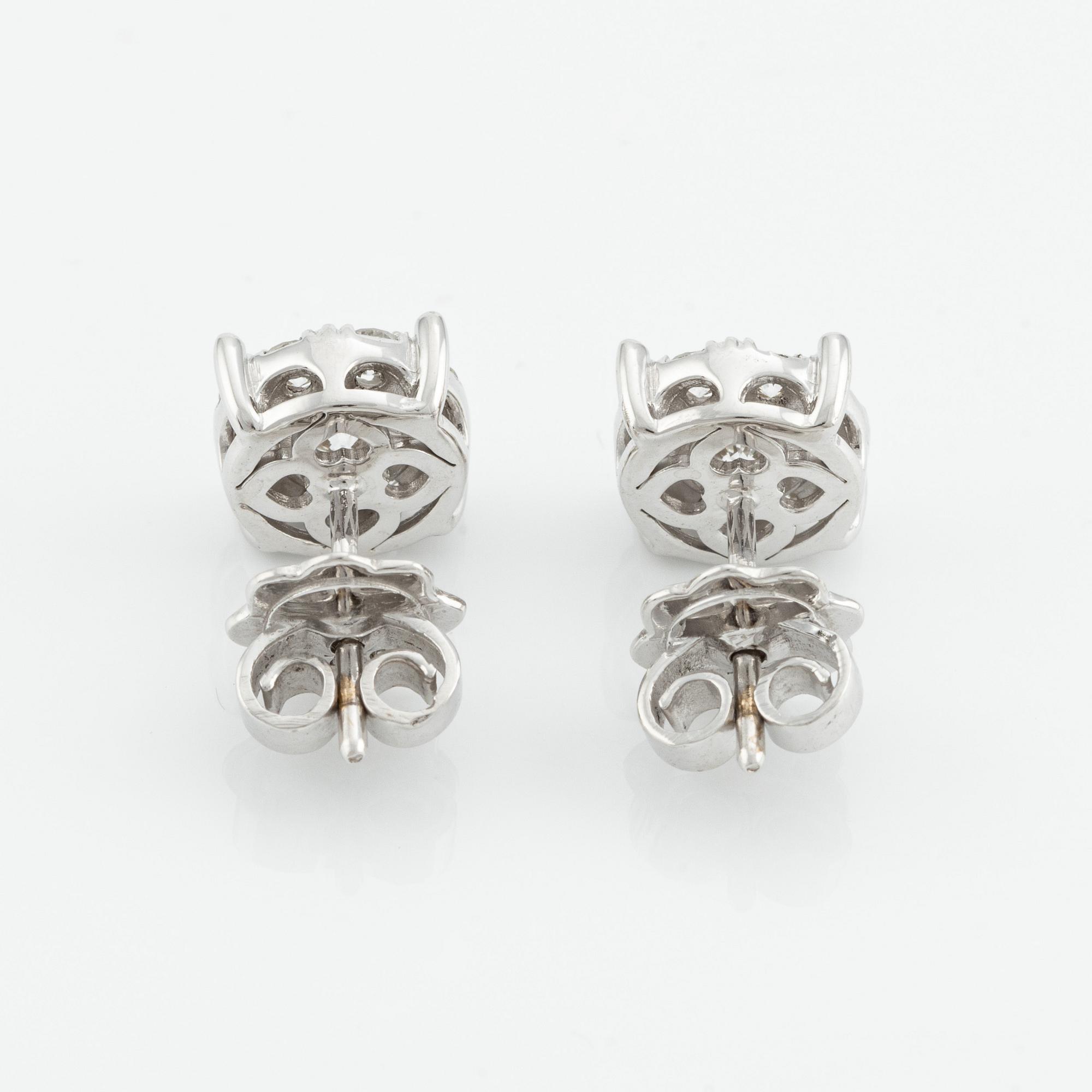 Earrings with brilliant-cut diamonds.