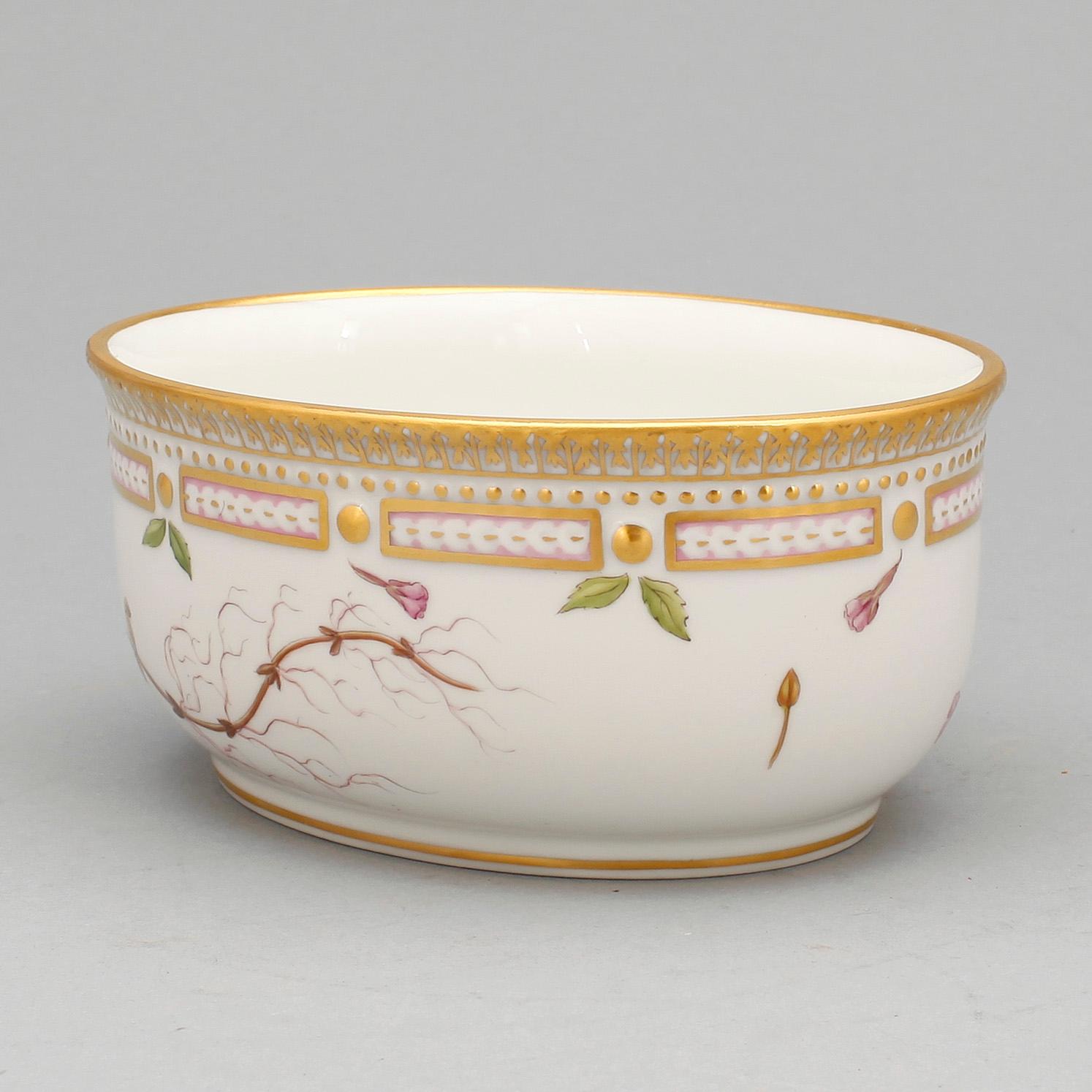SKÅL, porslin "Flora Danica", Royal Copenhagen, Danmark 1900-tal.