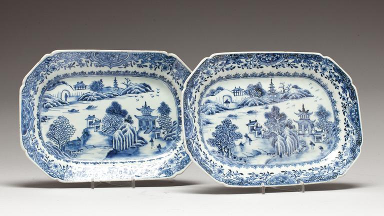 FAT, 2 st, porslin. Kina, 17/1800-tal.