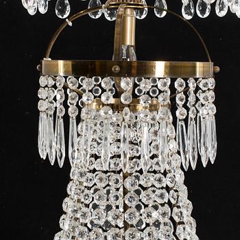 A GUSTAVIAN STYLE CHANDELIER 20TH CENTURY.