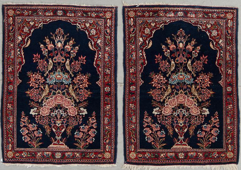 BÖNEMATTA, 2 st, semiantika Keshan, ca 90 x 66 cm.