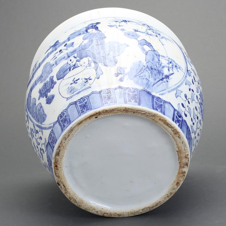 FISKBASÄNG, porslin, Kina, 1900/2000-tal.