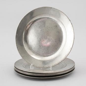 TALLRIKAR, 6 st, tenn, London och Örebro, 1700- och 1800-tal.