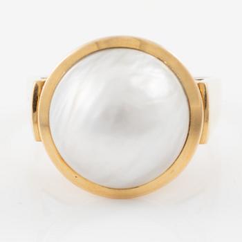 Ring 18K guld med mabépärla.