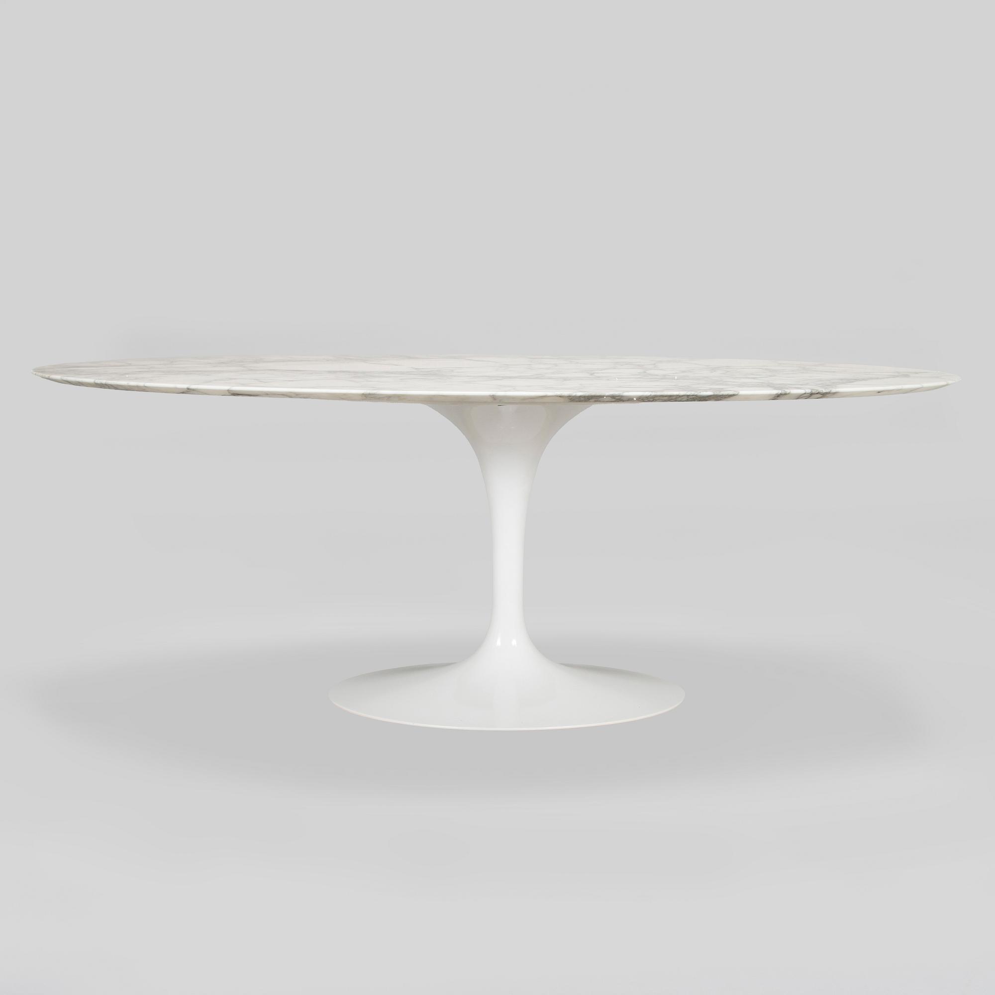 Eero Saarinen, Ruokapöytä, "Tulip", Knoll 2000-luku.