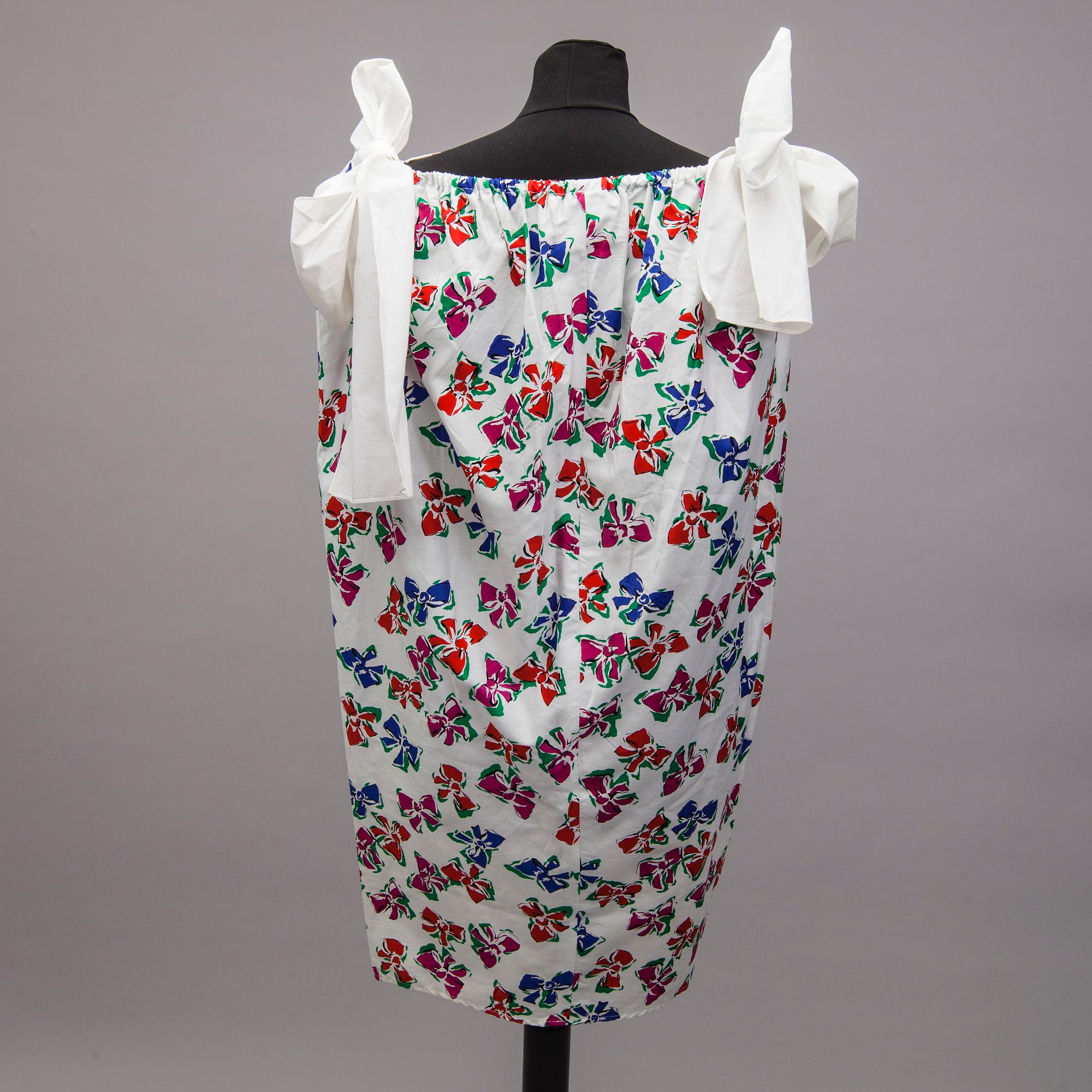 KLÄNNING, Yves Saint Laurent.