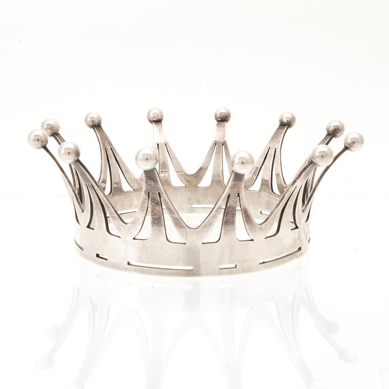 A silver bridal crown from 1960's.