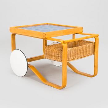 Alvar Aalto, serveringsvagn, modell 900, O.Y. Huonekalu- ja Rakennustyötehdas A.B. 1900-talets mitt.