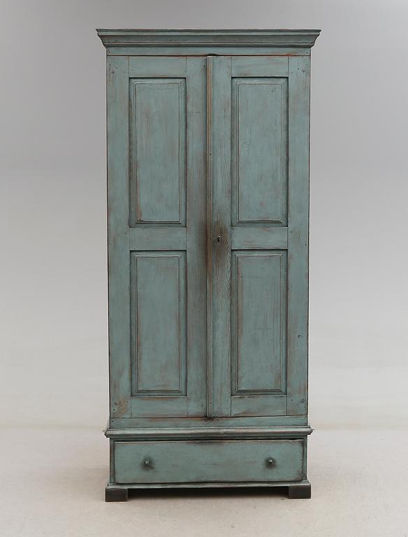 KLÄDSKÅP, 1800-talets första hälft.