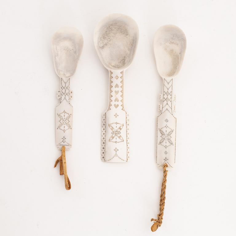 Three reindeer horn spoons by Nikolaus Fankki, before 1964, signed.