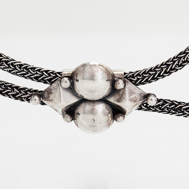 Saara Hopea, a silver necklace. Ossian Hopea, Porvoo, Finland 1977.