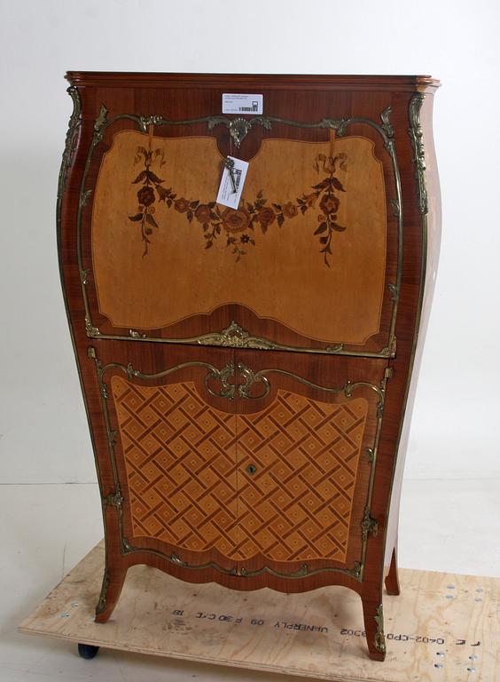 SEKRETÄR, rokokostil, mellaneuropa 1900-talets mitt.