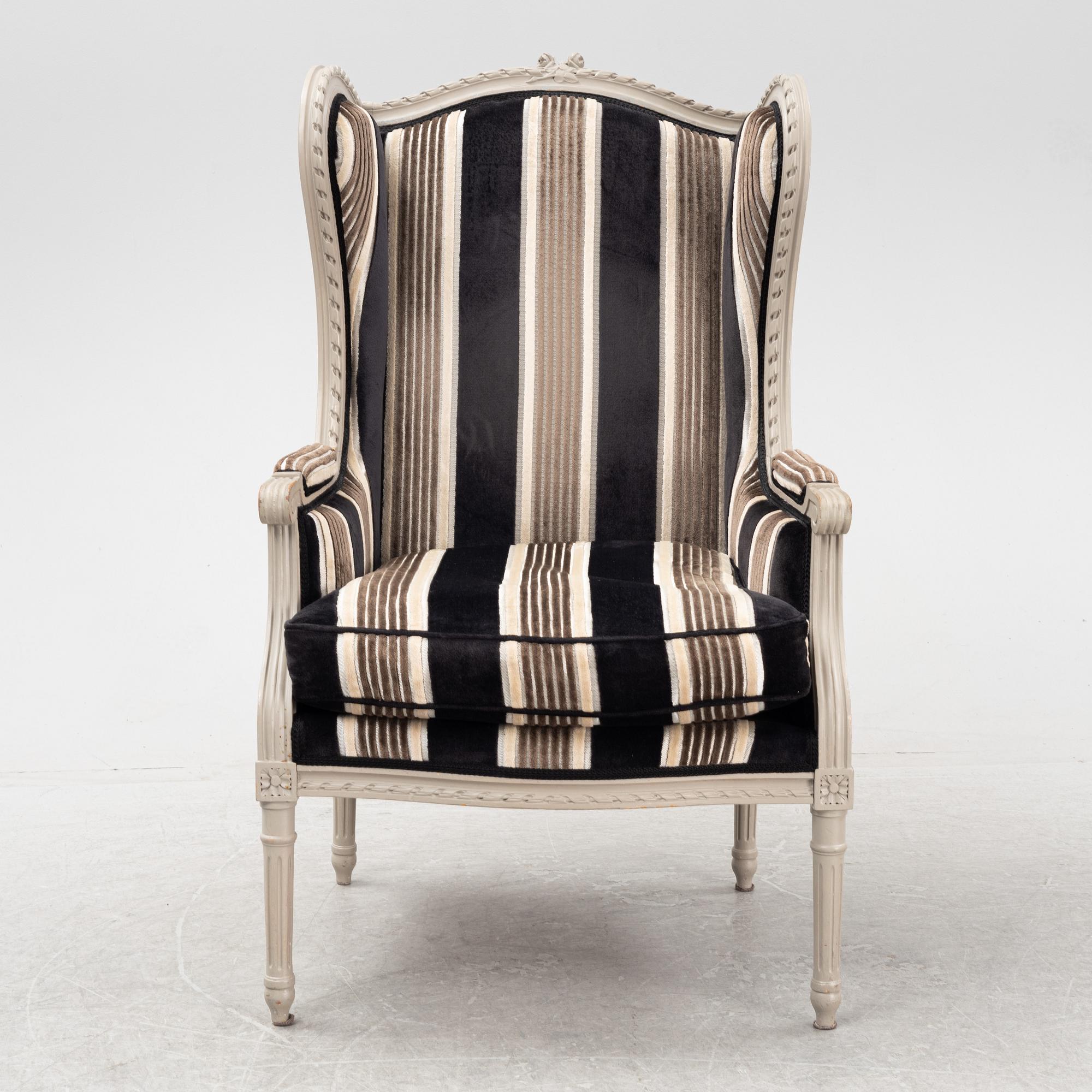 A Louis XVI-syle bergère, first half of the 20th century.
