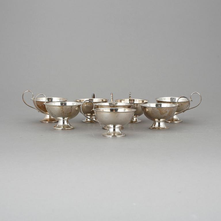 PUNSCHKOPPAR silver. 8 st. Bl a K & EC, Göteborg, 1940. Total vikt ca 240 g.