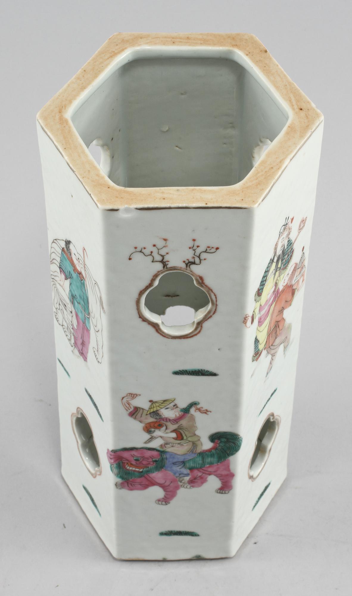 PERUKSTOCK, porslin, Kina, 1900-talets första hälft.