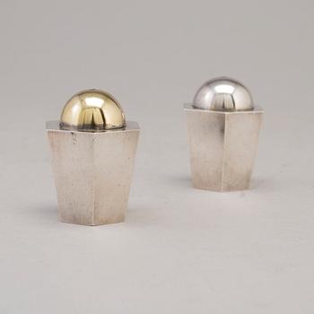 WIWEN NILSSON, A par of salt and peppershakers, Lund 1939-1940.