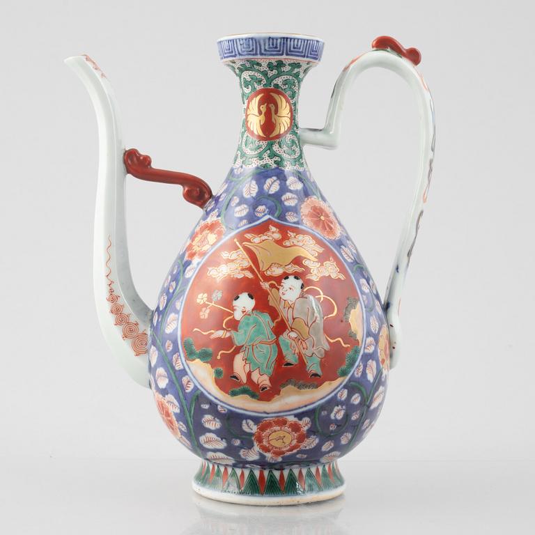 A porcelain pitcher, Japan, Meiji (1868-1912).