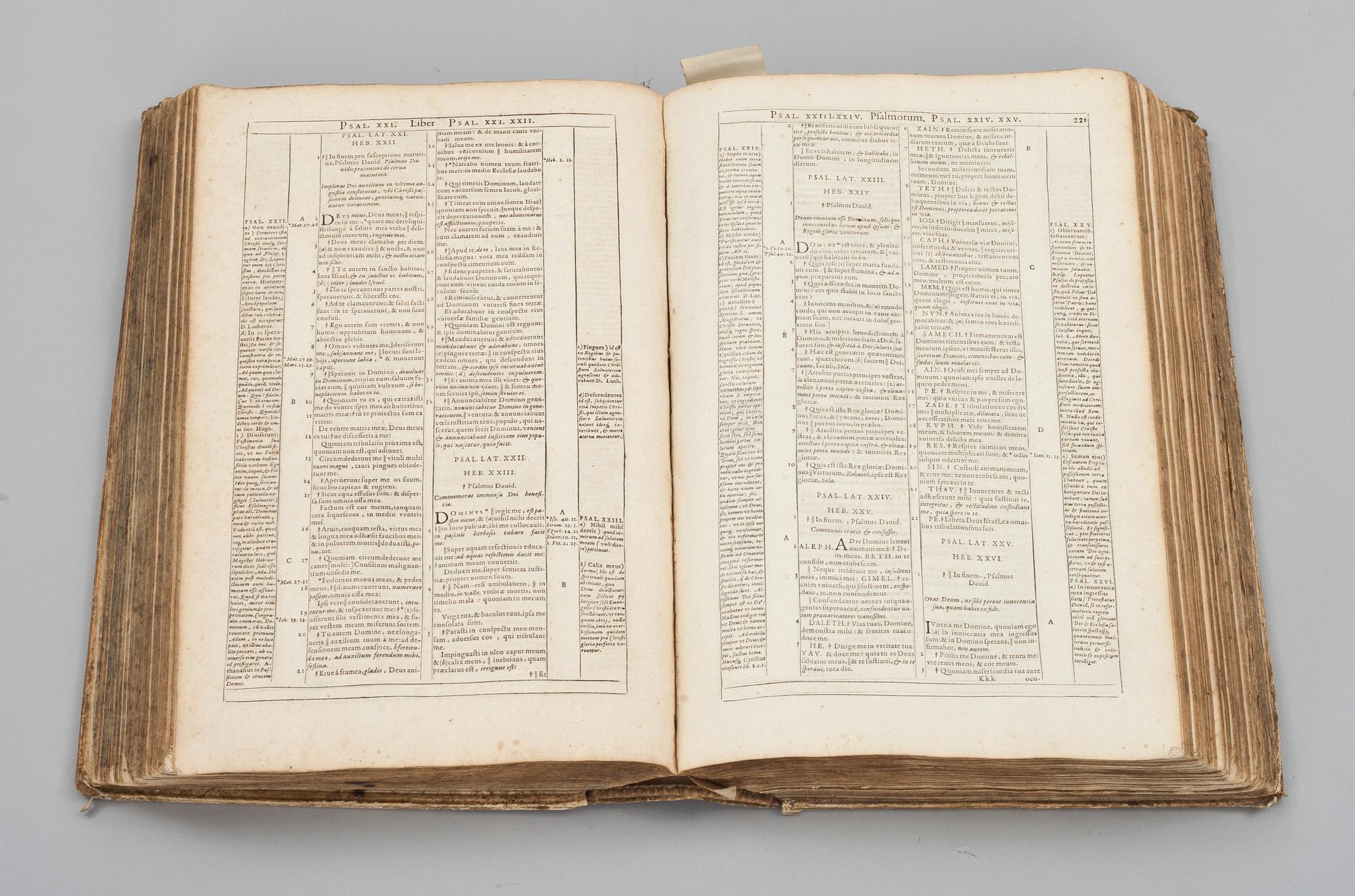 BOK, BIBLIA LATINA. Testamenti veteris Biblia Sacra. 1600-tal.