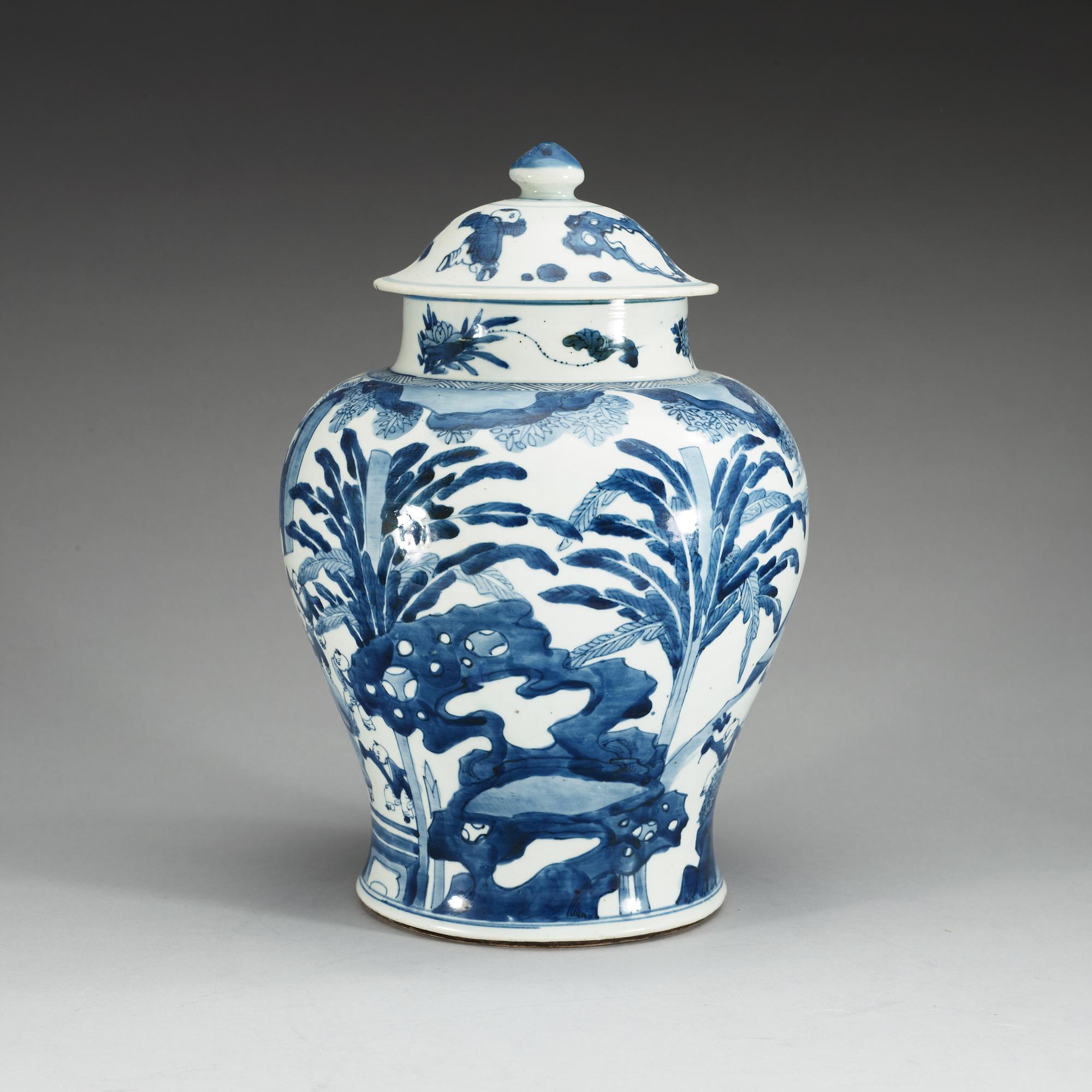 URNA med LOCK, porslin. Qing dynastin, Kangxi (1662-1722).