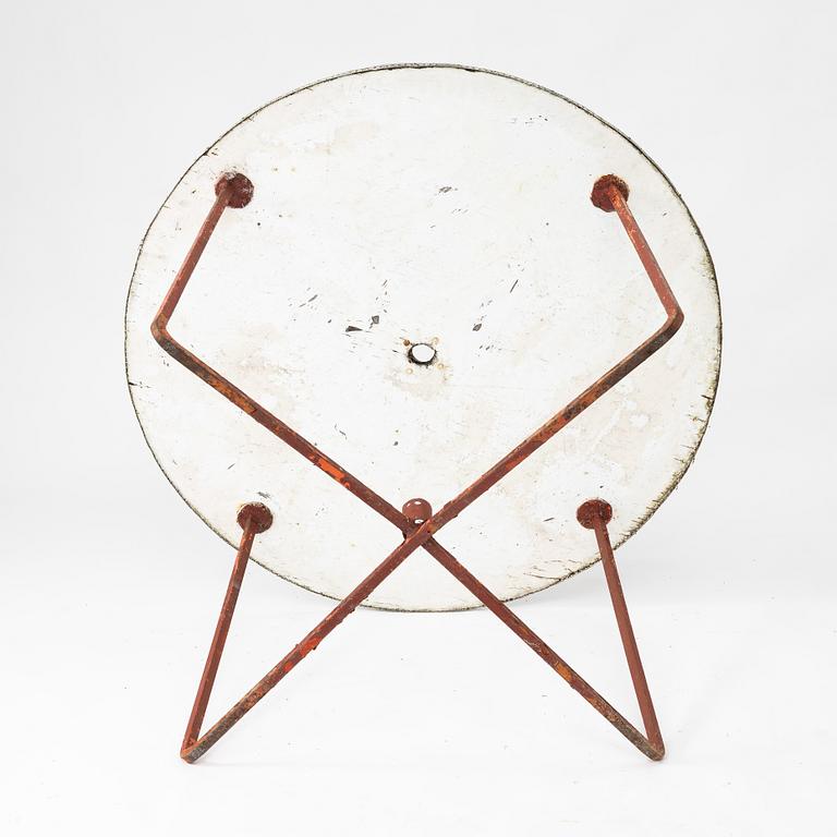 Trädgårdsstolar, sex stycken, samt bord, Brygerserien, Grythyttan, 1900-talets mitt.