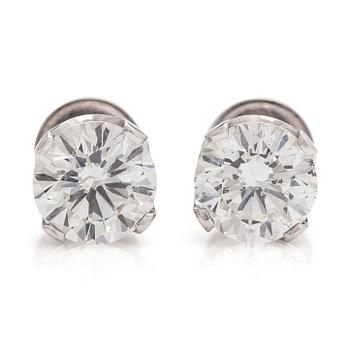 Örhängen, enstensörhängen, 18K vitguld med briljantslipade diamanter.