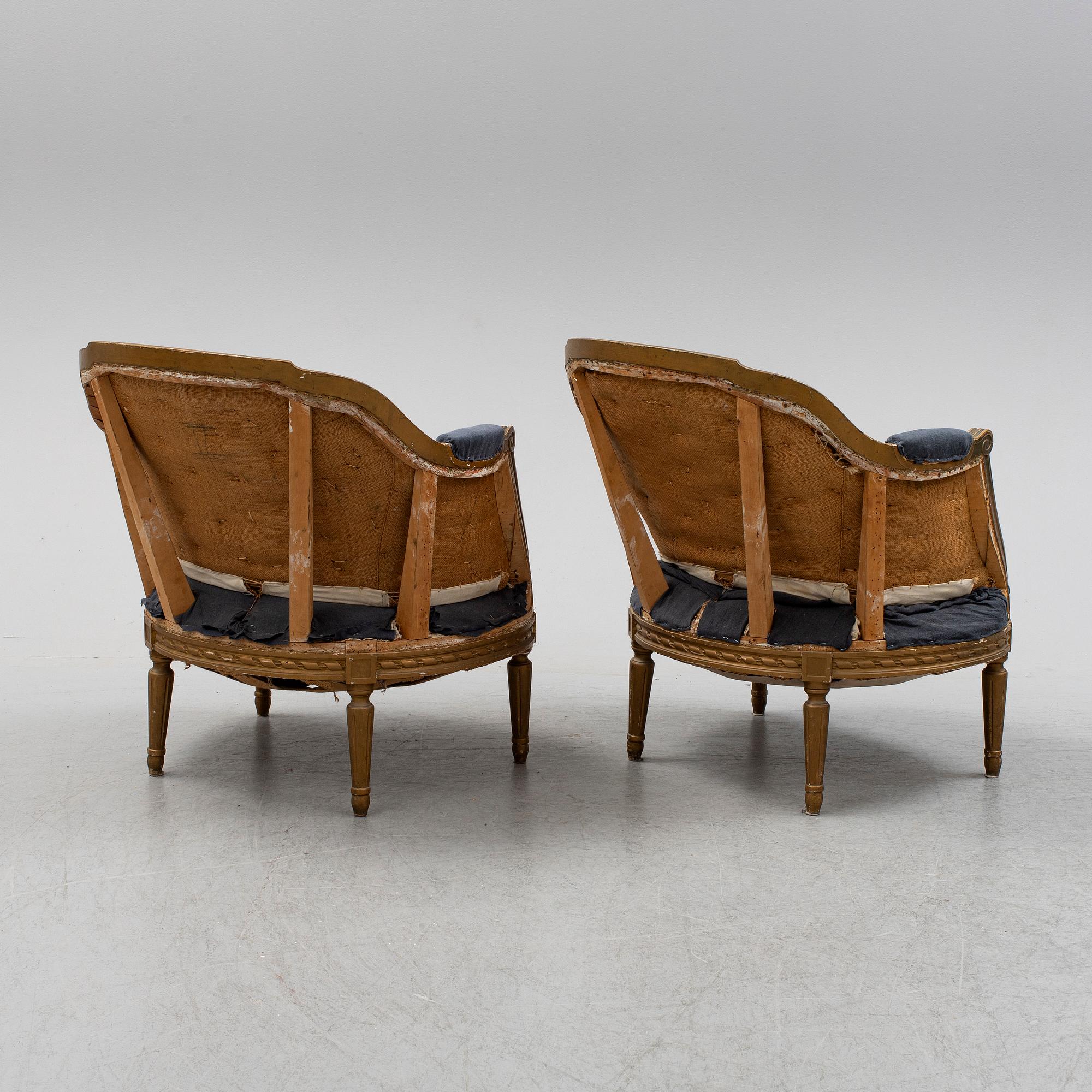 A pair of armchairs, Louis XVI-style, first half of the 20th century.