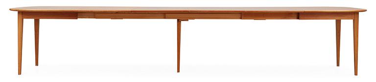 A Josef Frank mahogany dining table, Svenskt Tenn, model 947.