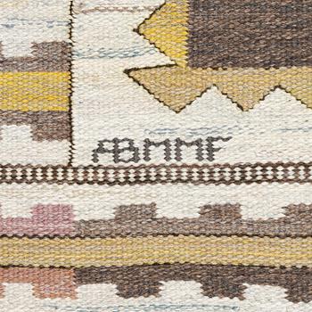 Märta Måås-Fjetterström, matta, "Ljusa Plador" rölakan, ca 355 x 239 cm, signerad AB MMF.