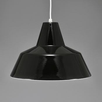 TAKLAMPA, Vaerkstedlampa, Arne Jacobsen, Louis Poulsen, 1900-talets andra hälft. Höjd ca 26 cm.