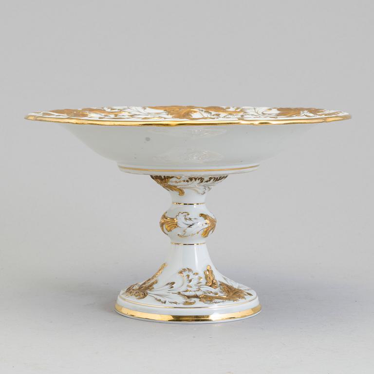 a porcelain Meissen bowl from the 20th century.