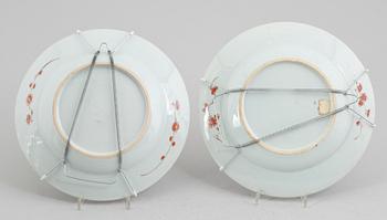 TALLRIKAR, 1 par, porslin, Kina, Qianlong 1736-1795.