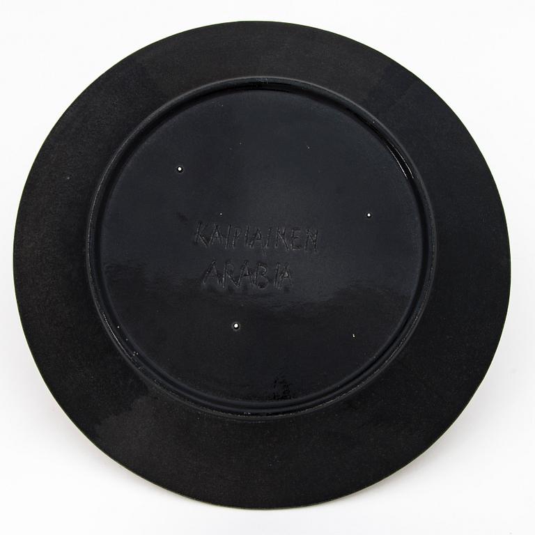 BIRGER KAIPIAINEN, a decorative plate signed Kaipiainen Arabia.