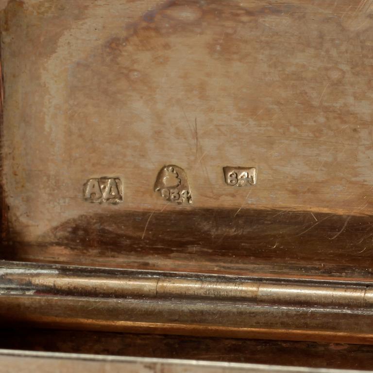 DOSA, silver, Ryssland, märkt H.A daterad 1834. 97 gram.