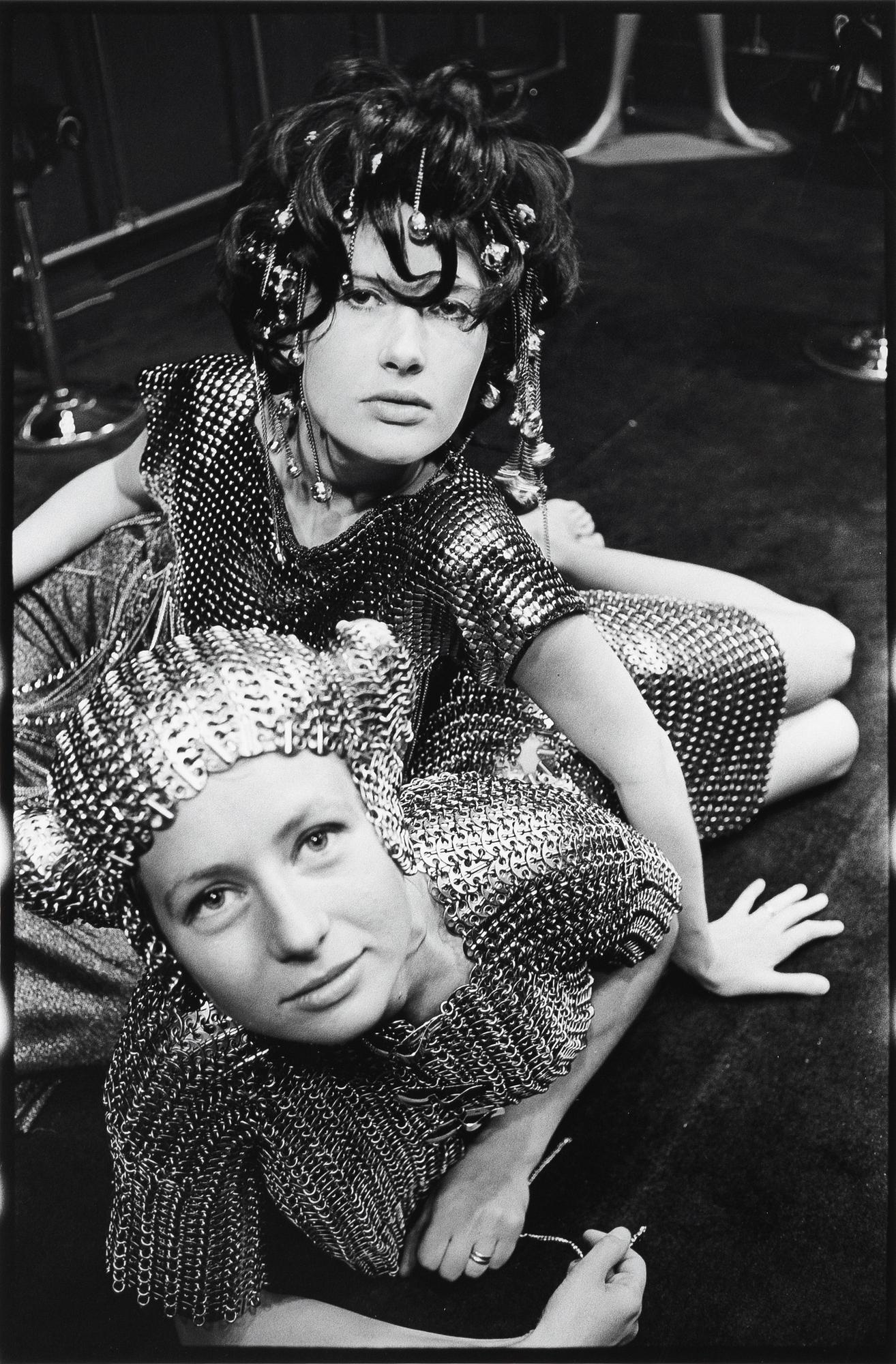Carl Johan De Geer, "Marie-Louise och Gunilla, Paco Rabanne, 1967".