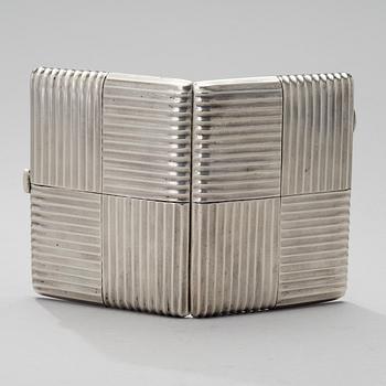 SAVUKERASIA, hopeaa, Venäjä 1900-luvun alku, leimattu AOAM3. Paino 188 g.