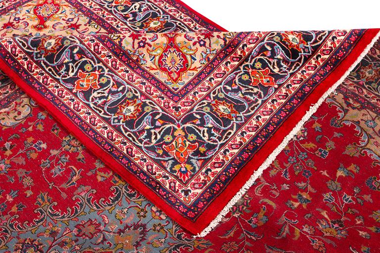 A Keshan carpet, c. 360 x 250 cm.