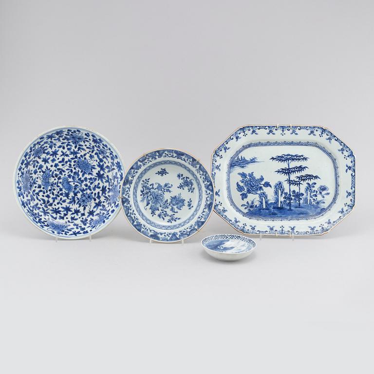 A set of Chinaware, 4 pieces, 18th and 19th century.
