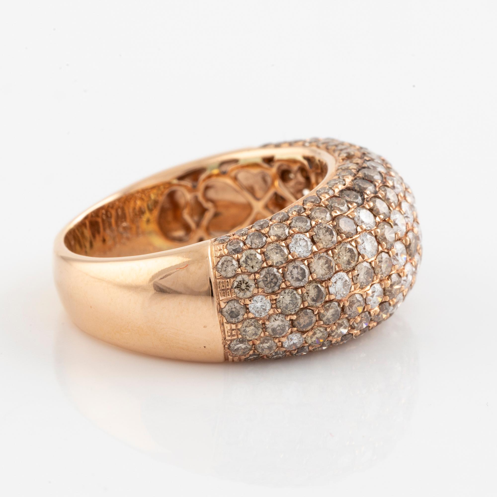 Brilliant cut diamond ring.